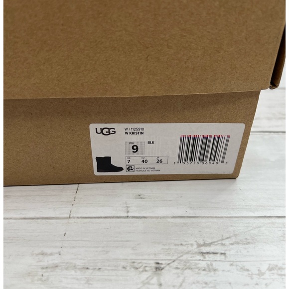 UGG Women’s Size 9 ‘Kristin’ Black Suede Boots - Picture 12 of 13